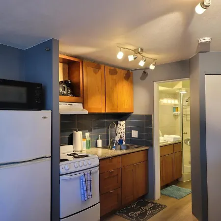 Spacious Studio W/ Parking, Beach/Mall/Park Honolulu Exterior photo